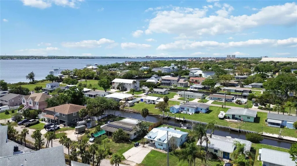 607 Manatee Avenue Ellenton FL 34222