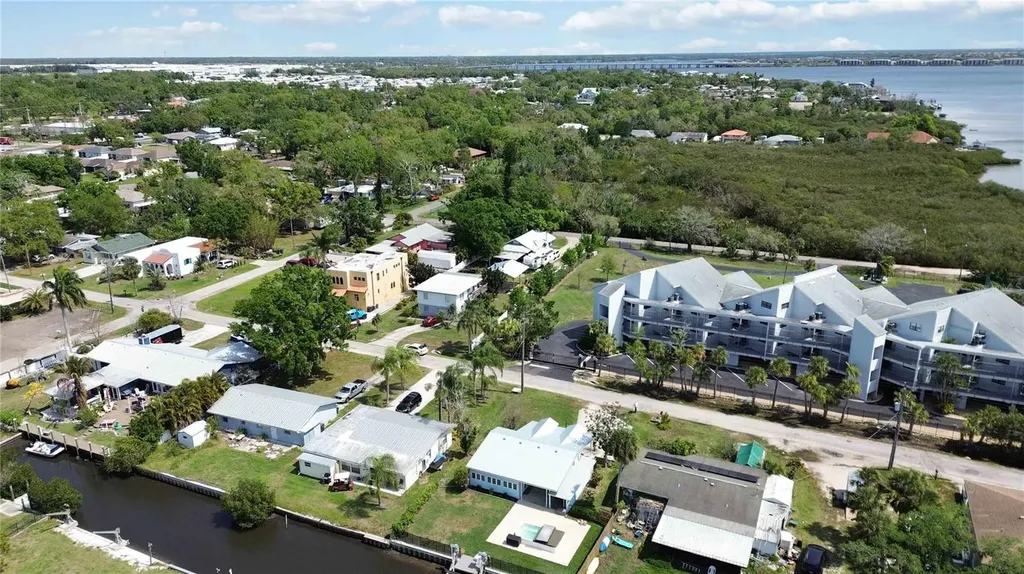 607 Manatee Avenue Ellenton FL 34222