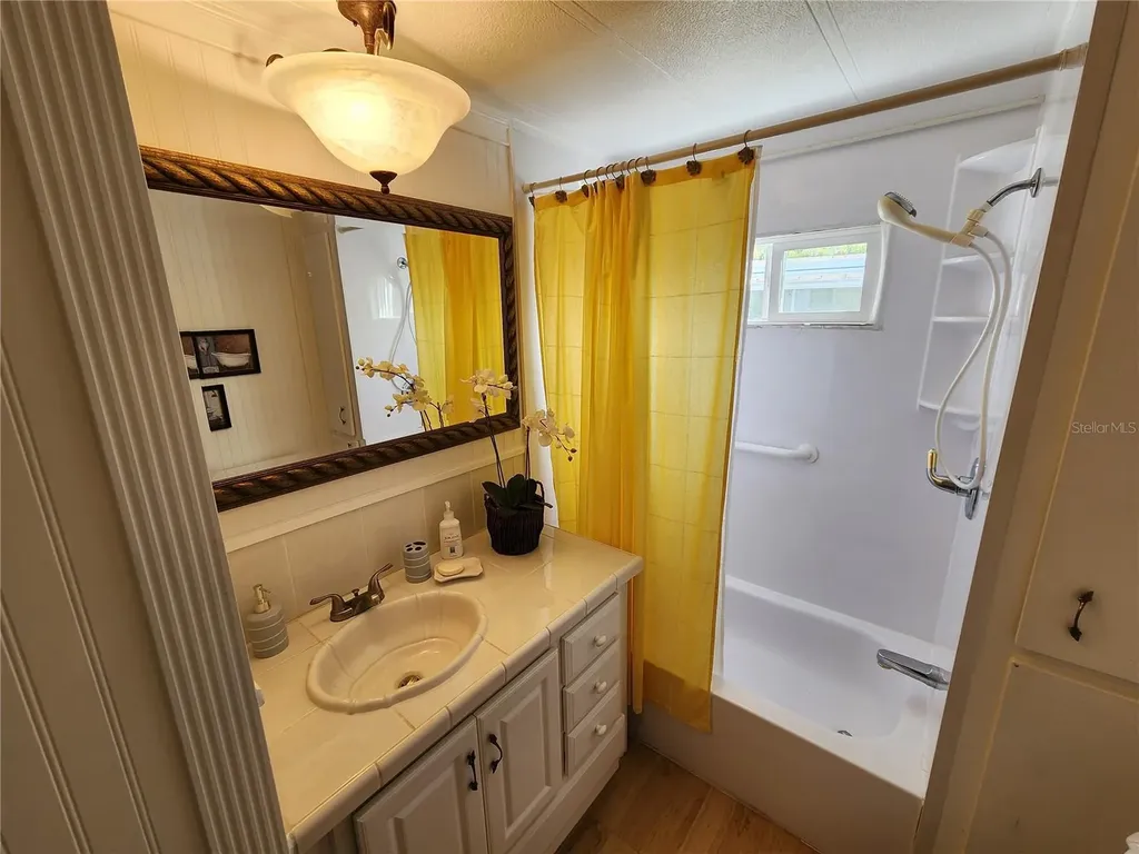 305 Batan Court Bradenton FL 34207