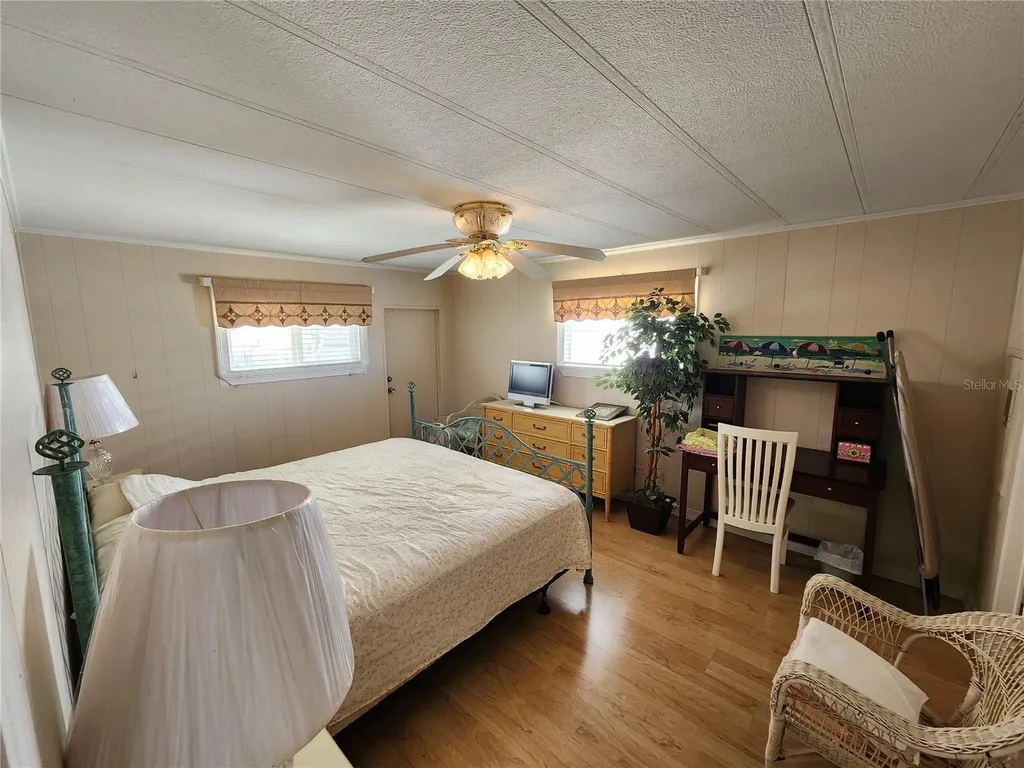 305 Batan Court Bradenton FL 34207