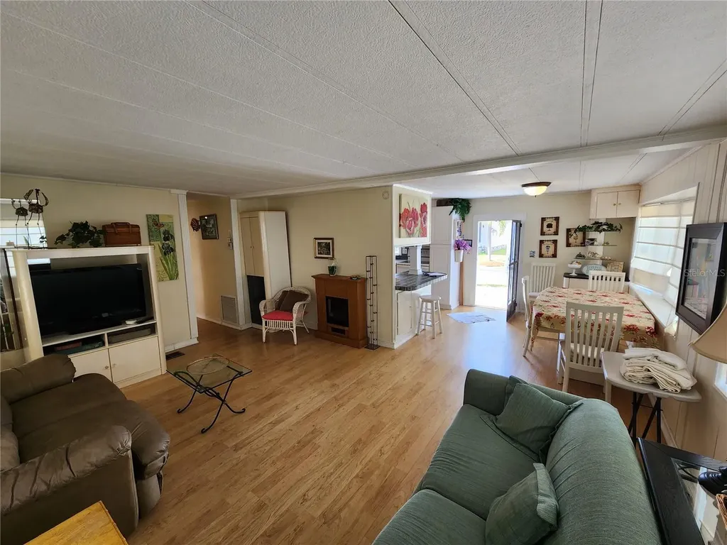 305 Batan Court Bradenton FL 34207