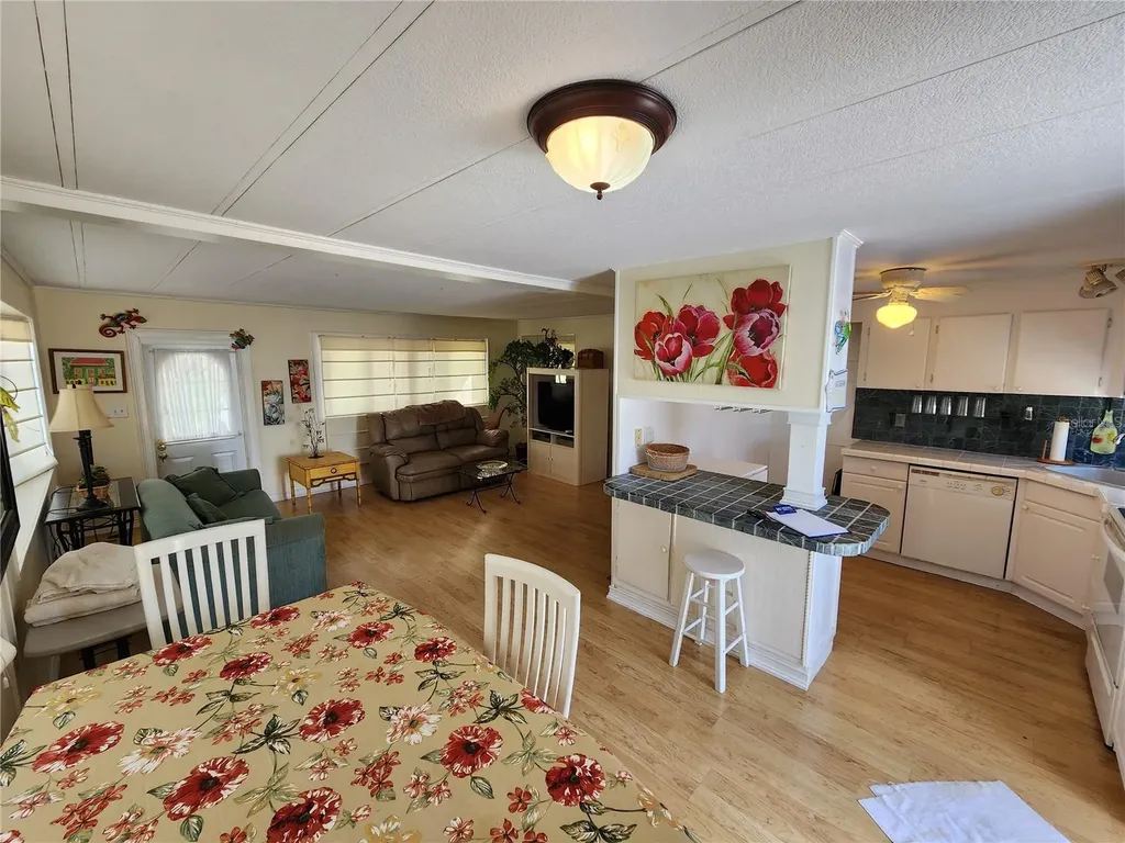 305 Batan Court Bradenton FL 34207