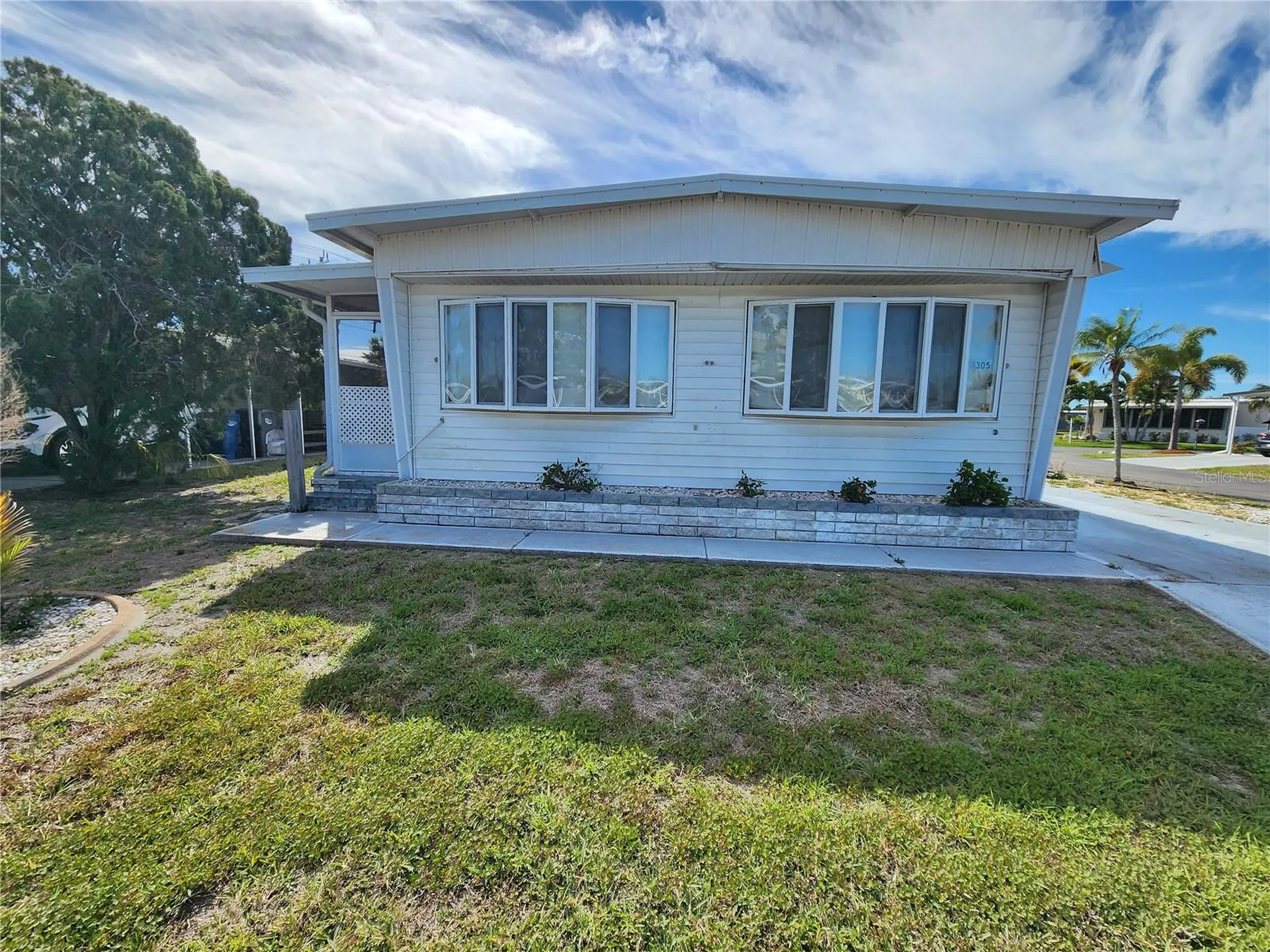 305 Batan Court Bradenton FL 34207