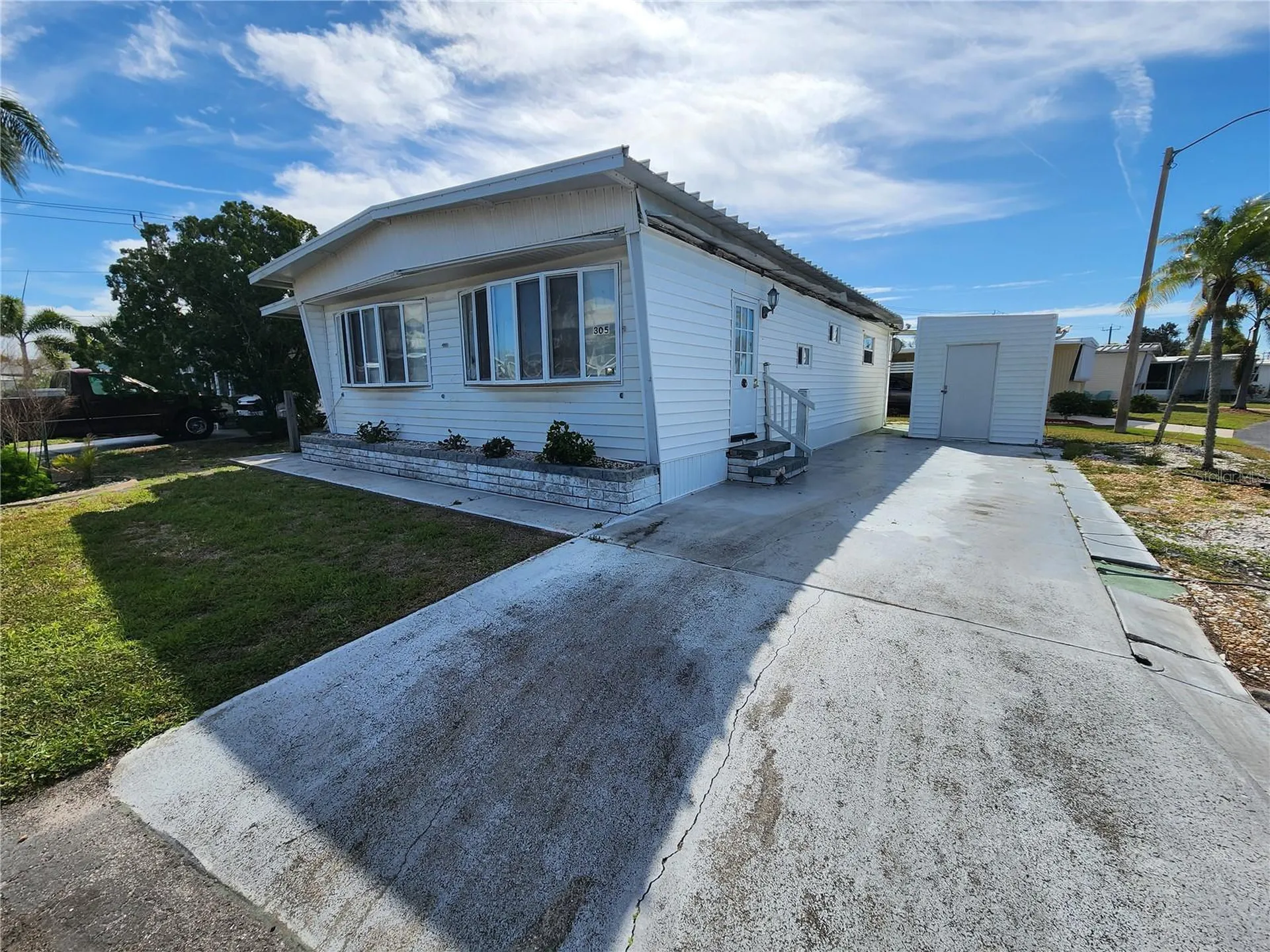 305 Batan Court Bradenton FL 34207