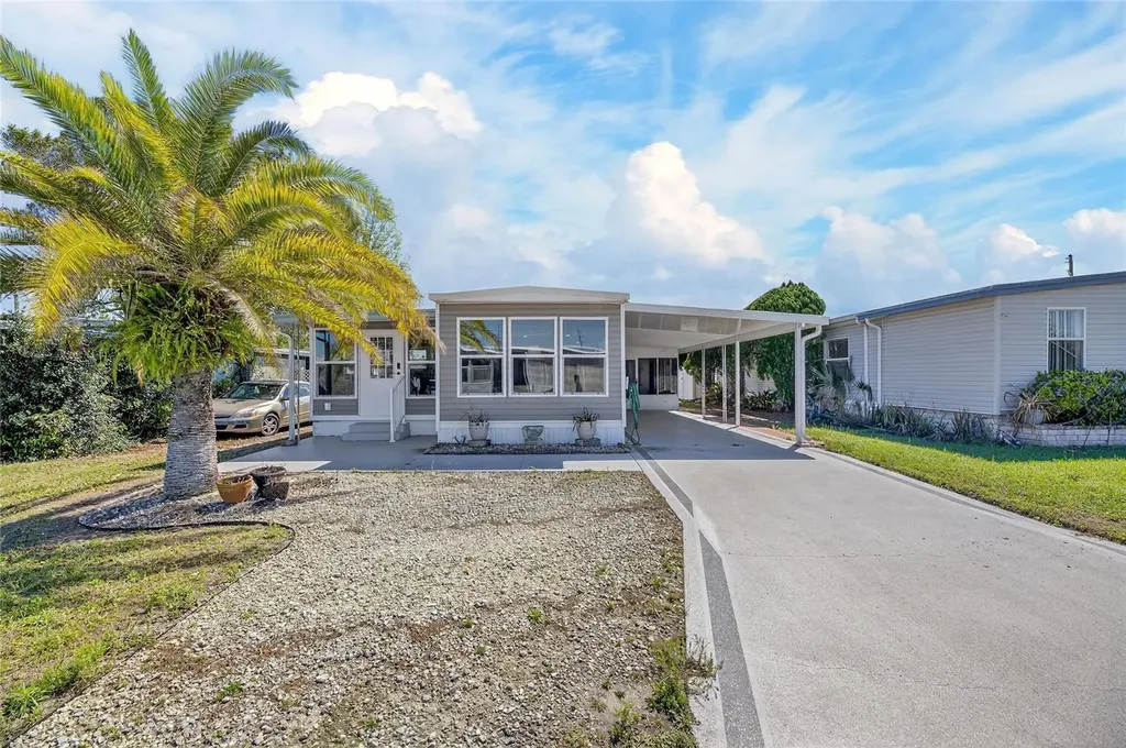 37036 8th Avenue Zephyrhills FL 33542