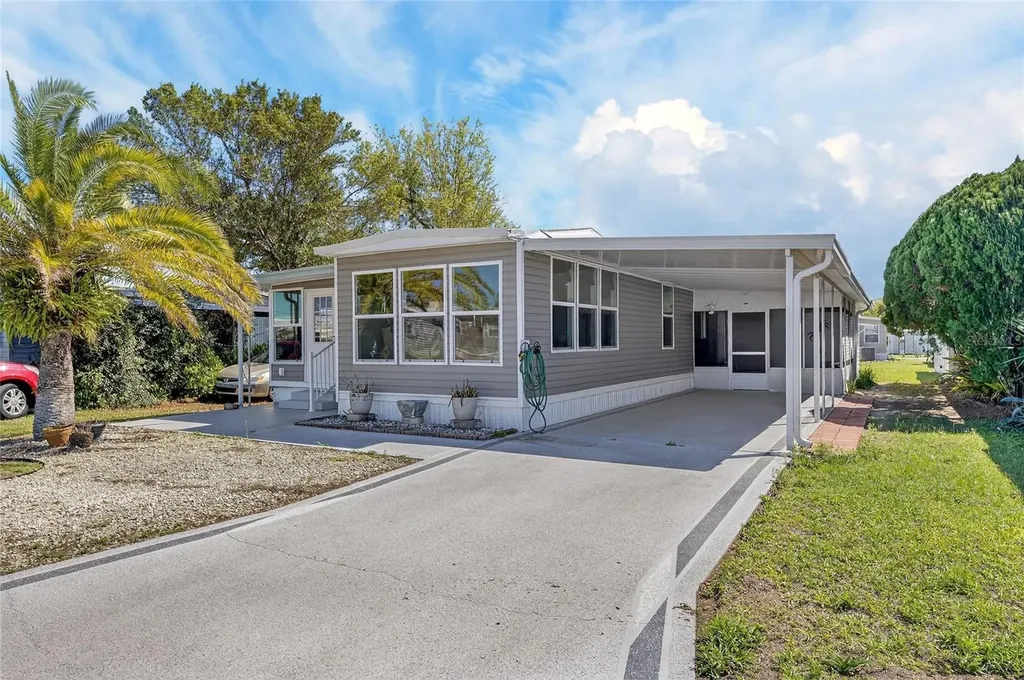 37036 8th Avenue Zephyrhills FL 33542