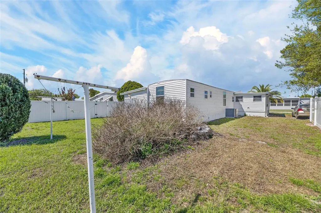 37036 8th Avenue Zephyrhills FL 33542