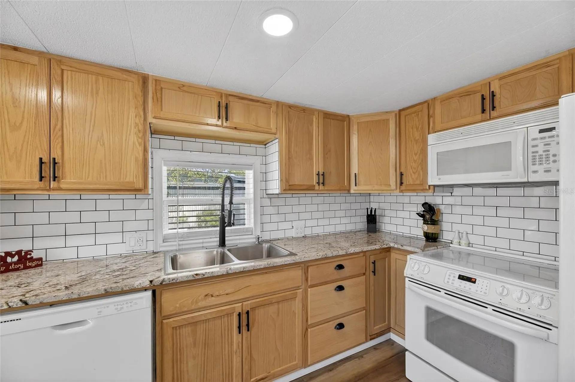 37036 8th Avenue Zephyrhills FL 33542