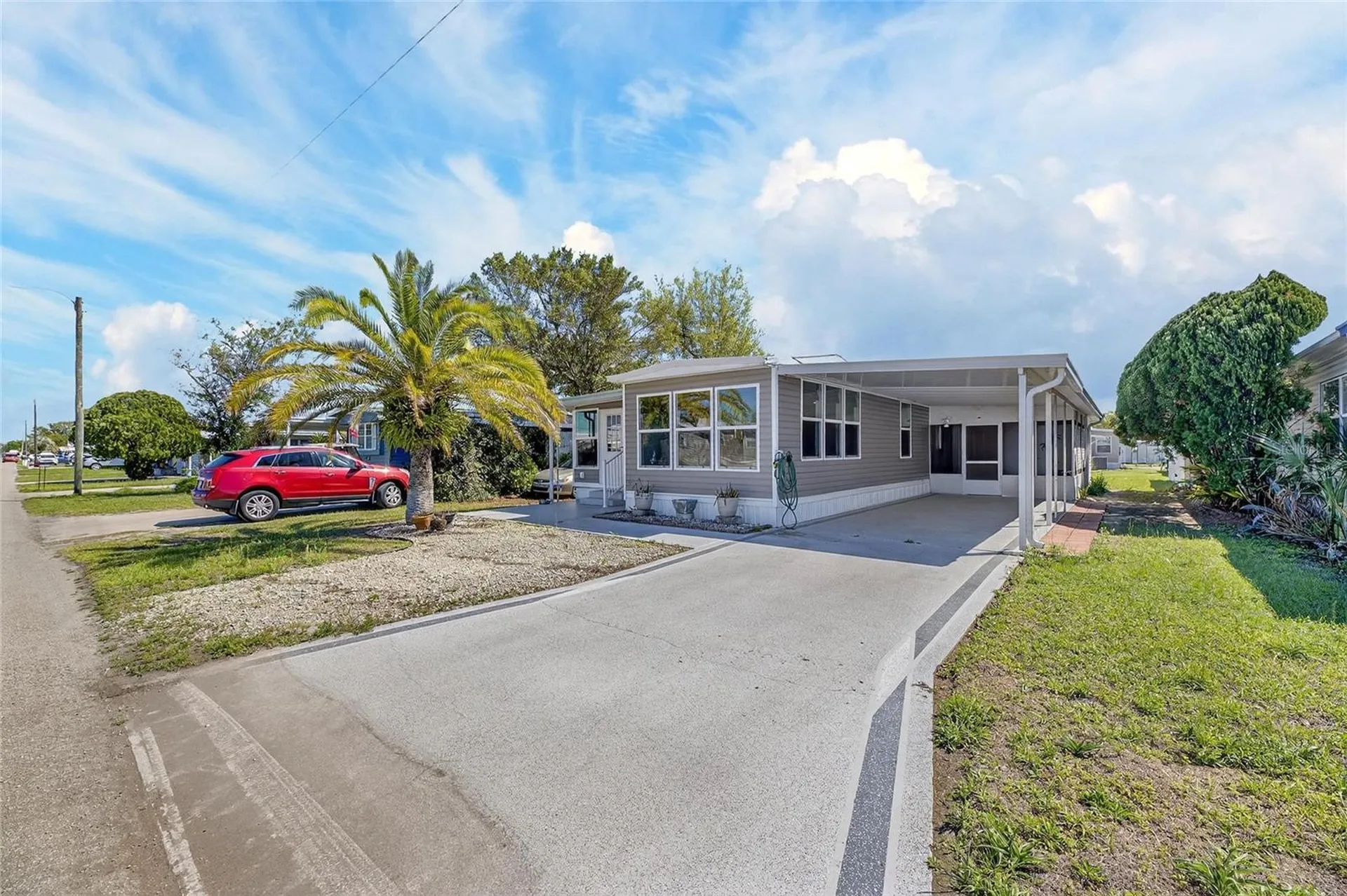 37036 8th Avenue Zephyrhills FL 33542