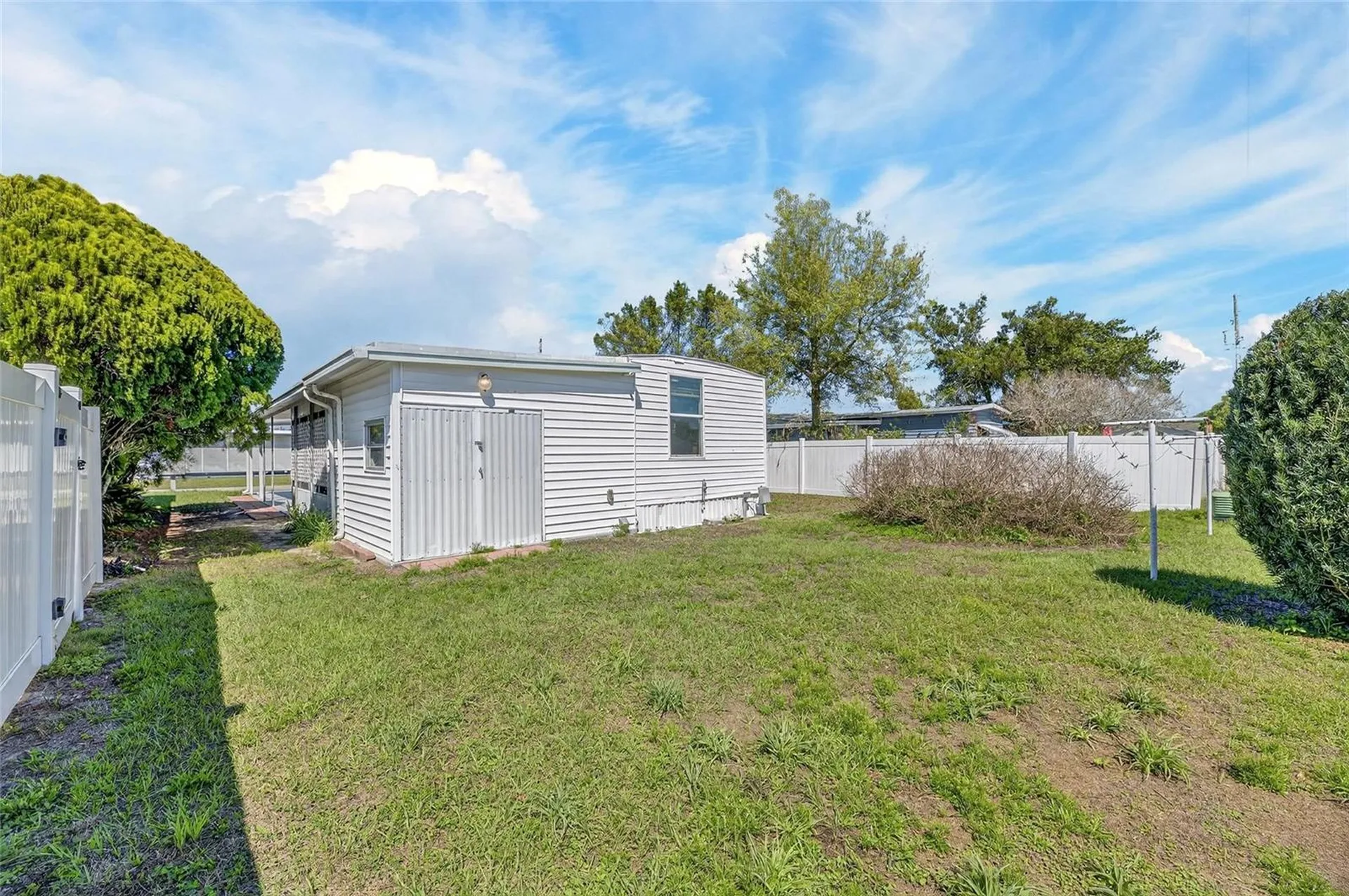 37036 8th Avenue Zephyrhills FL 33542