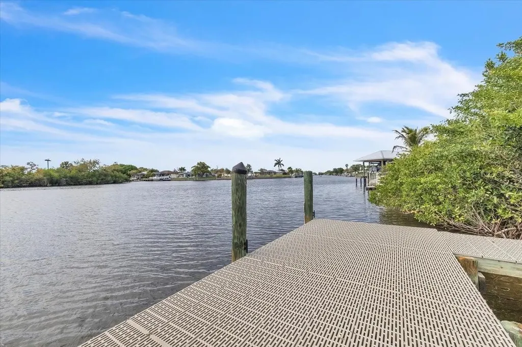 137 Poinsettia Circle NE Port Charlotte FL 33952