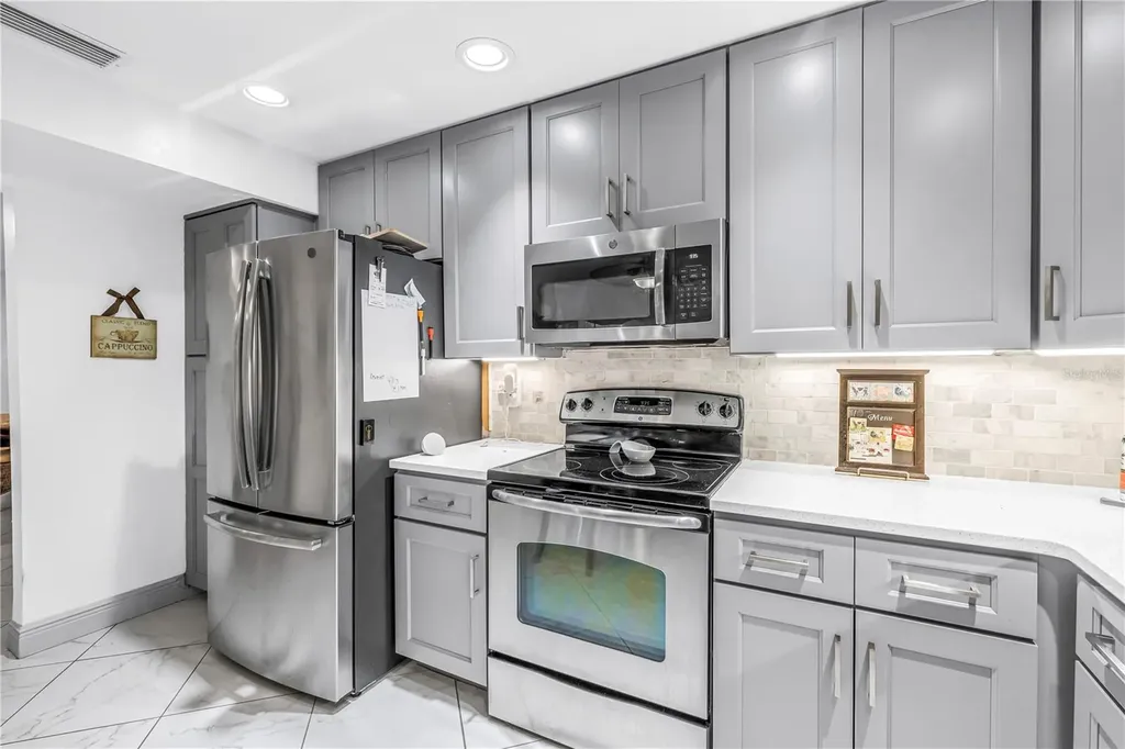 415 Spring Lakes Boulevard Bradenton FL 34210