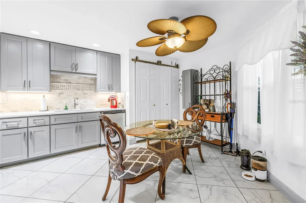 415 Spring Lakes Boulevard Bradenton FL 34210
