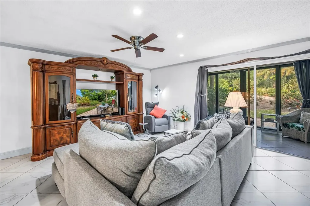 415 Spring Lakes Boulevard Bradenton FL 34210