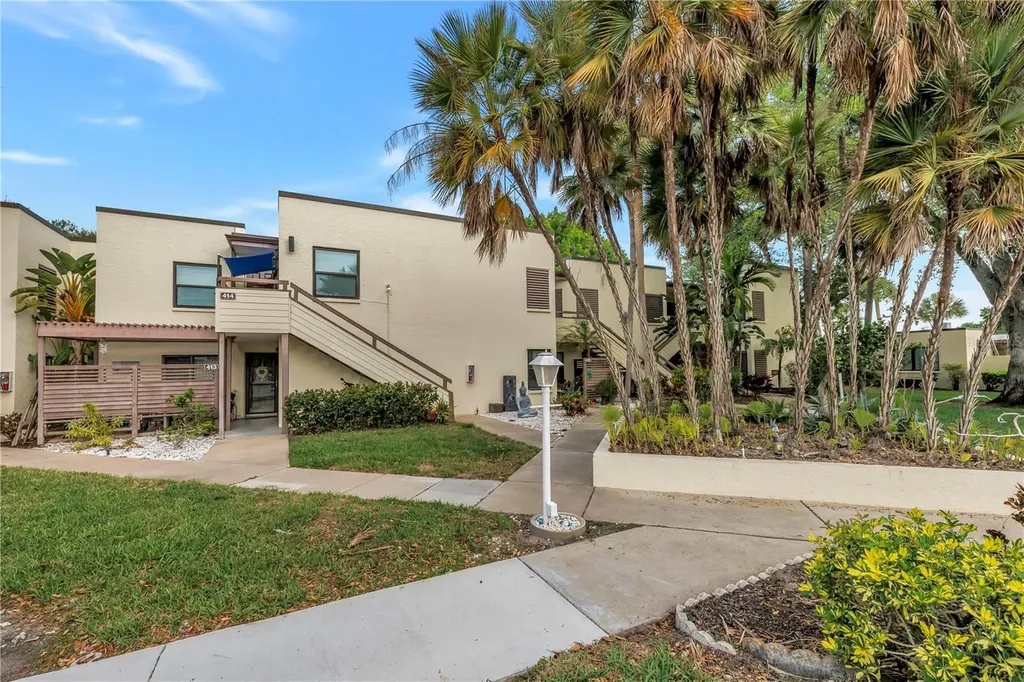 415 Spring Lakes Boulevard Bradenton FL 34210