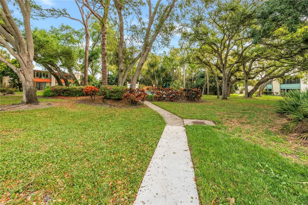 415 Spring Lakes Boulevard Bradenton FL 34210
