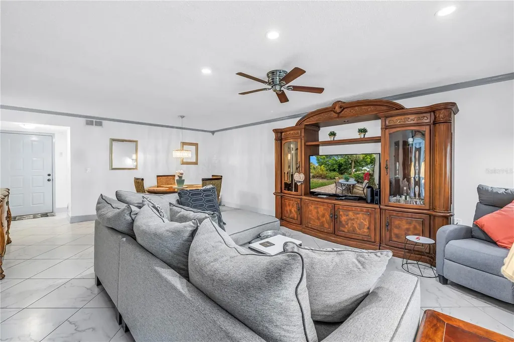 415 Spring Lakes Boulevard Bradenton FL 34210