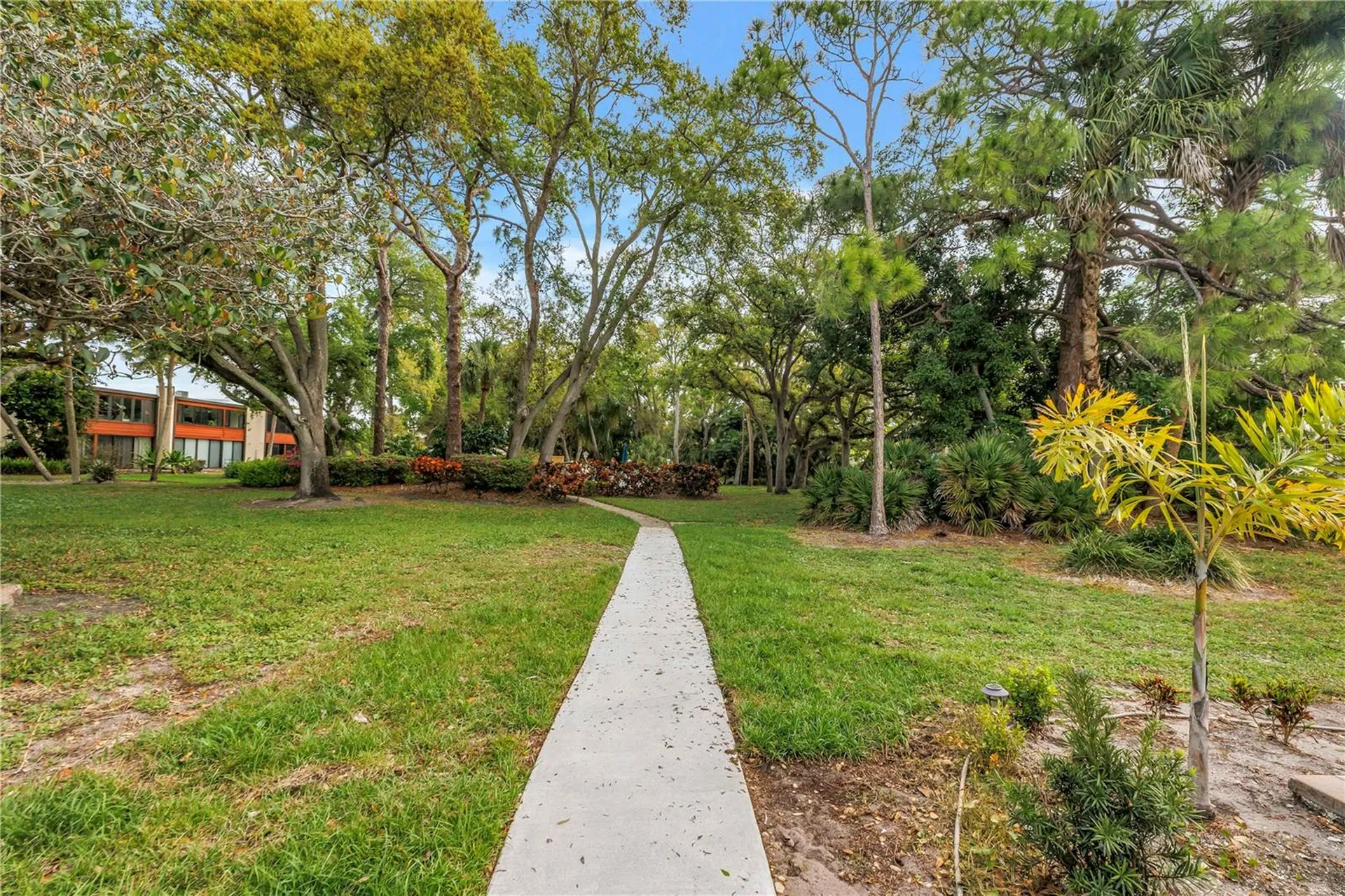 415 Spring Lakes Boulevard Bradenton FL 34210