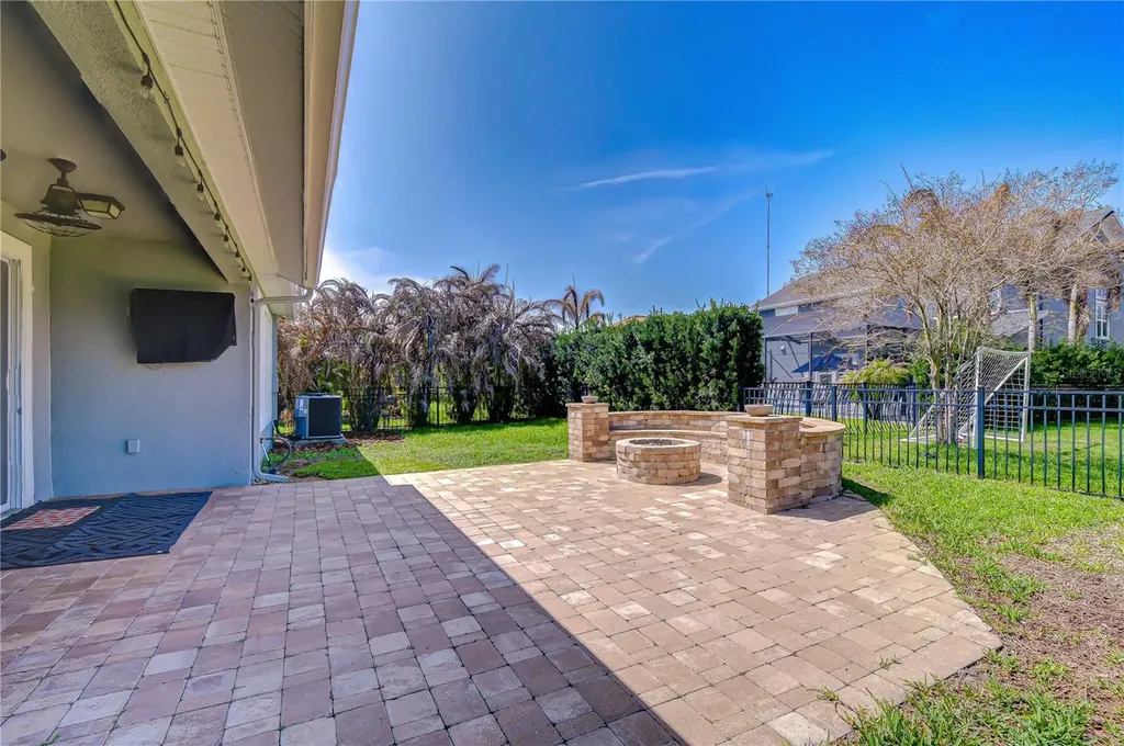 5821 Jasper Glen Drive Lithia FL 33547