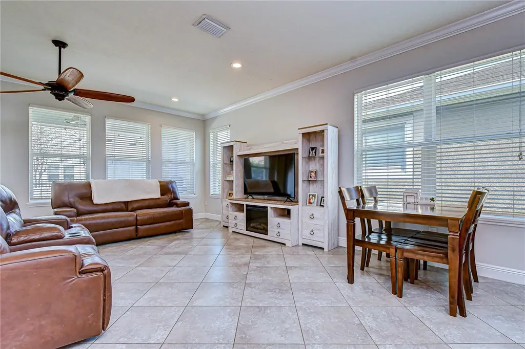5821 Jasper Glen Drive Lithia FL 33547