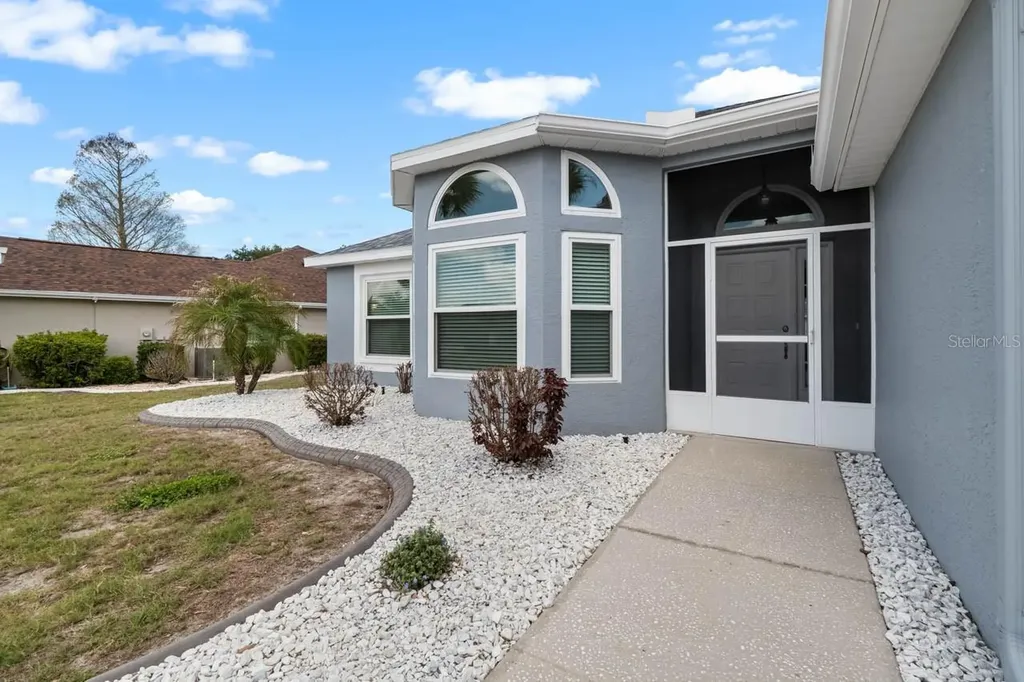 327 Caloosa Woods Lane Sun City Center FL 33573