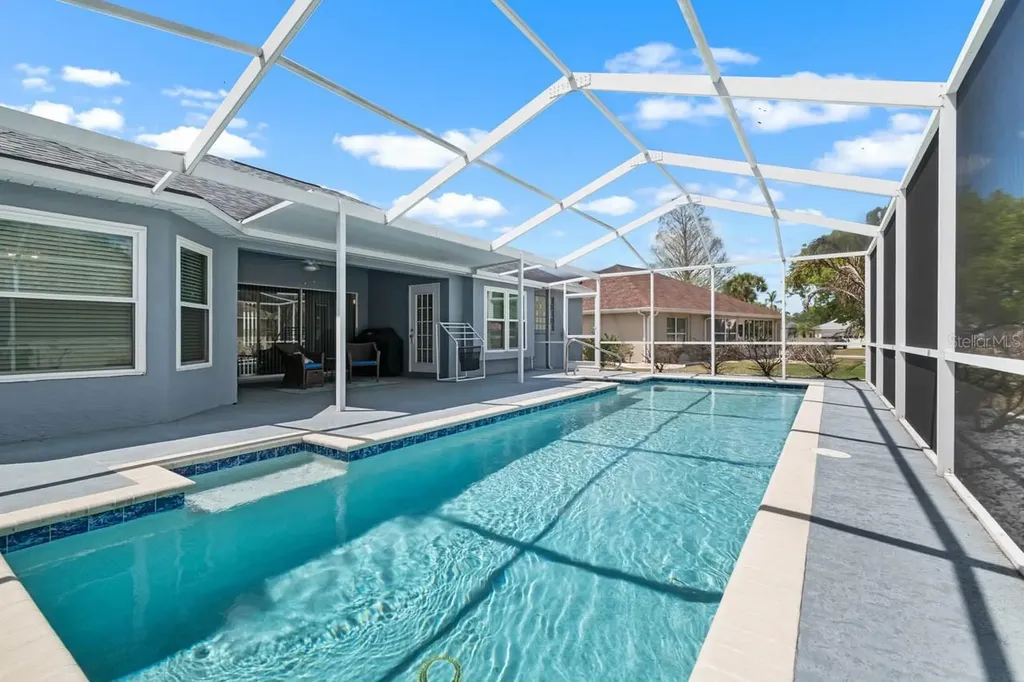 327 Caloosa Woods Lane Sun City Center FL 33573