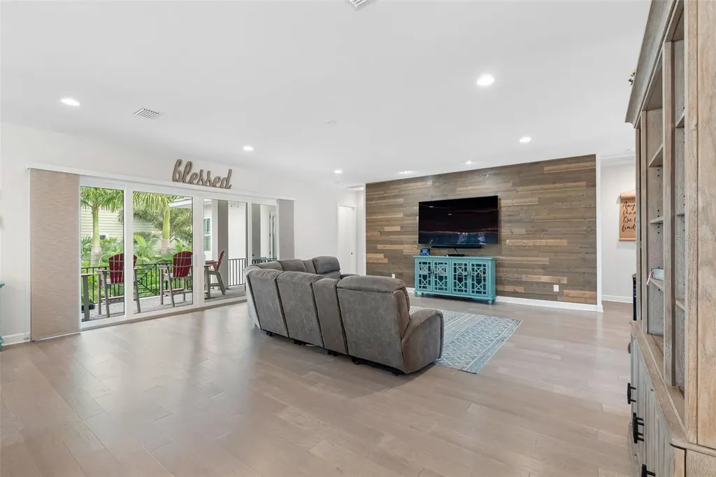124 Forest Hills Drive Redington Shores FL 33708