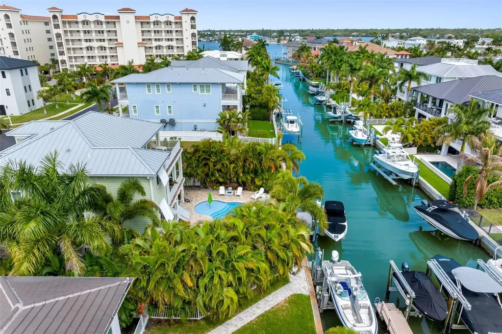 124 Forest Hills Drive Redington Shores FL 33708