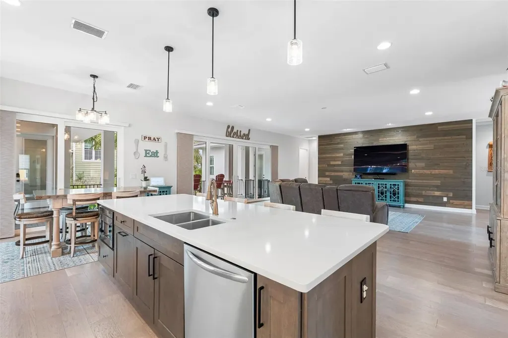 124 Forest Hills Drive Redington Shores FL 33708
