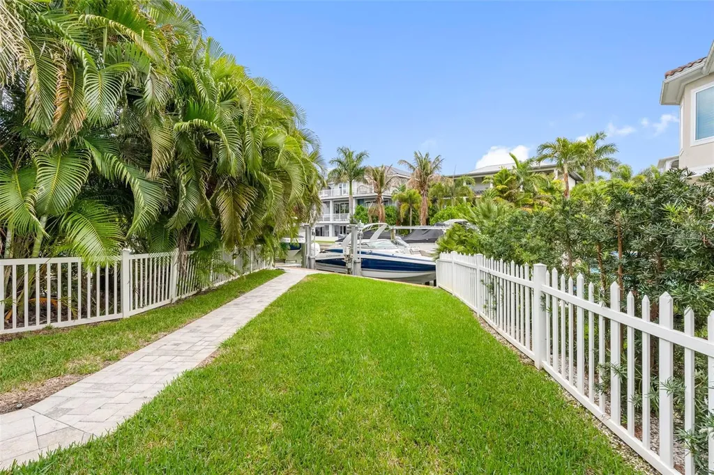 124 Forest Hills Drive Redington Shores FL 33708