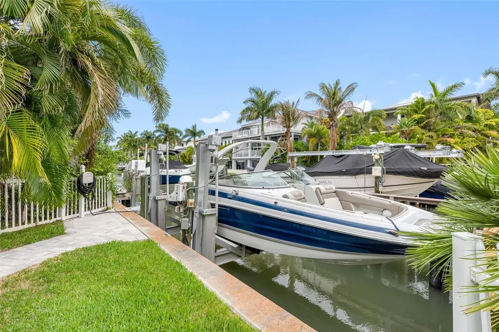 124 Forest Hills Drive Redington Shores FL 33708
