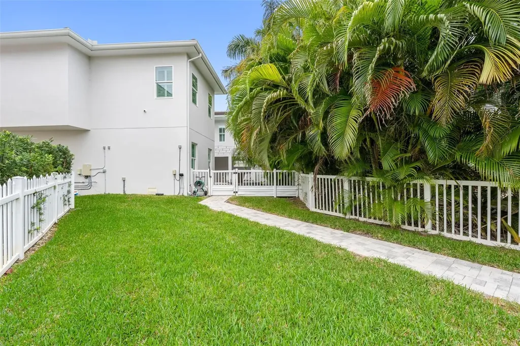 124 Forest Hills Drive Redington Shores FL 33708