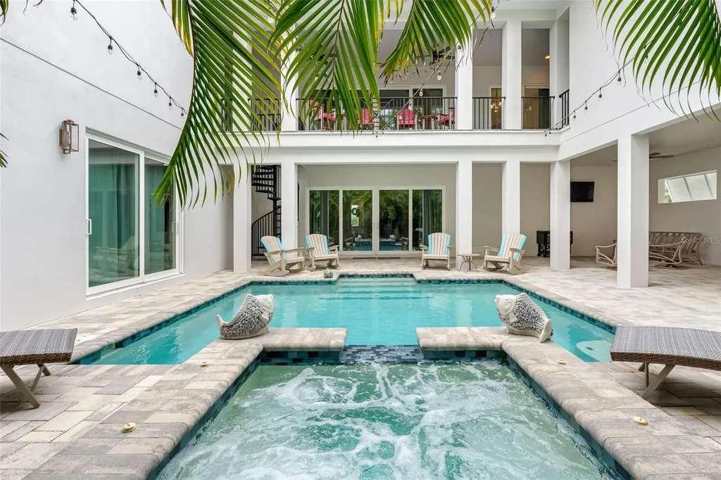 124 Forest Hills Drive Redington Shores FL 33708