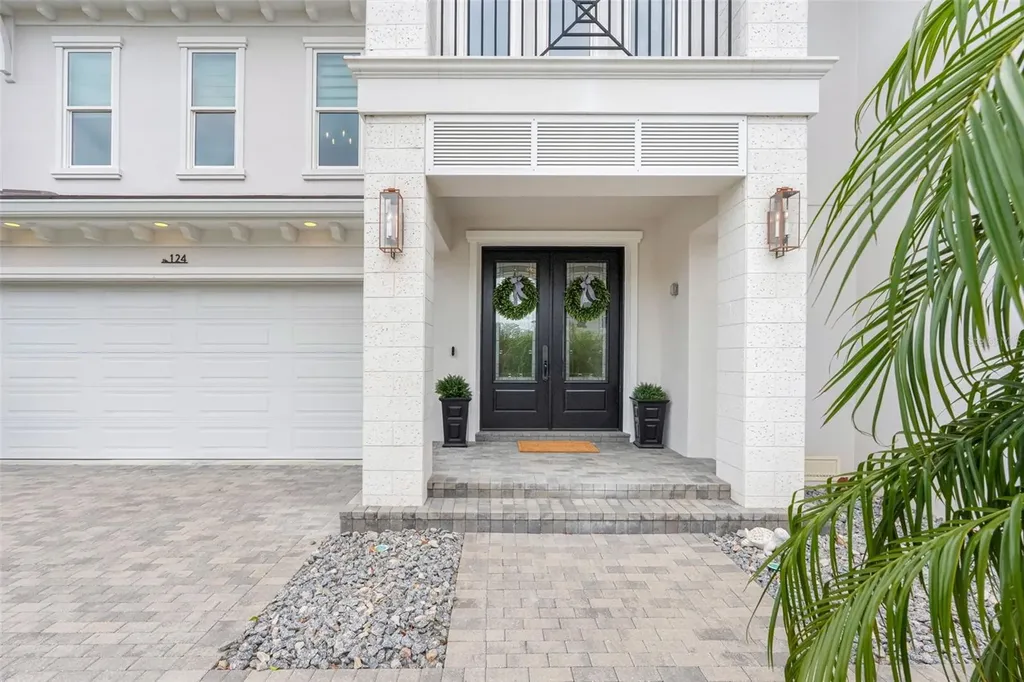 124 Forest Hills Drive Redington Shores FL 33708