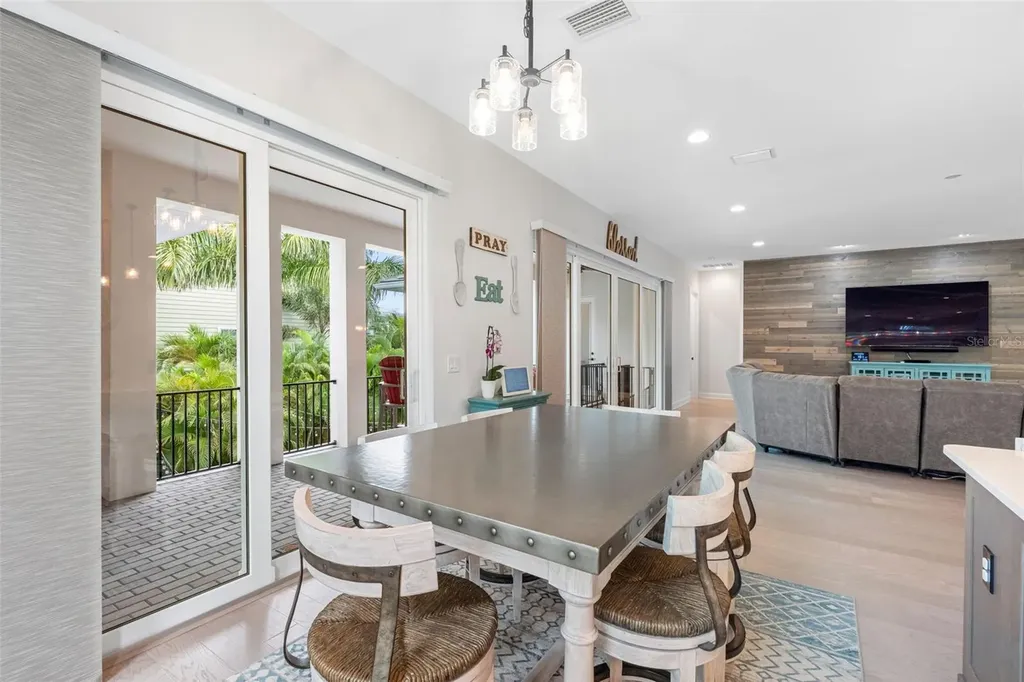 124 Forest Hills Drive Redington Shores FL 33708