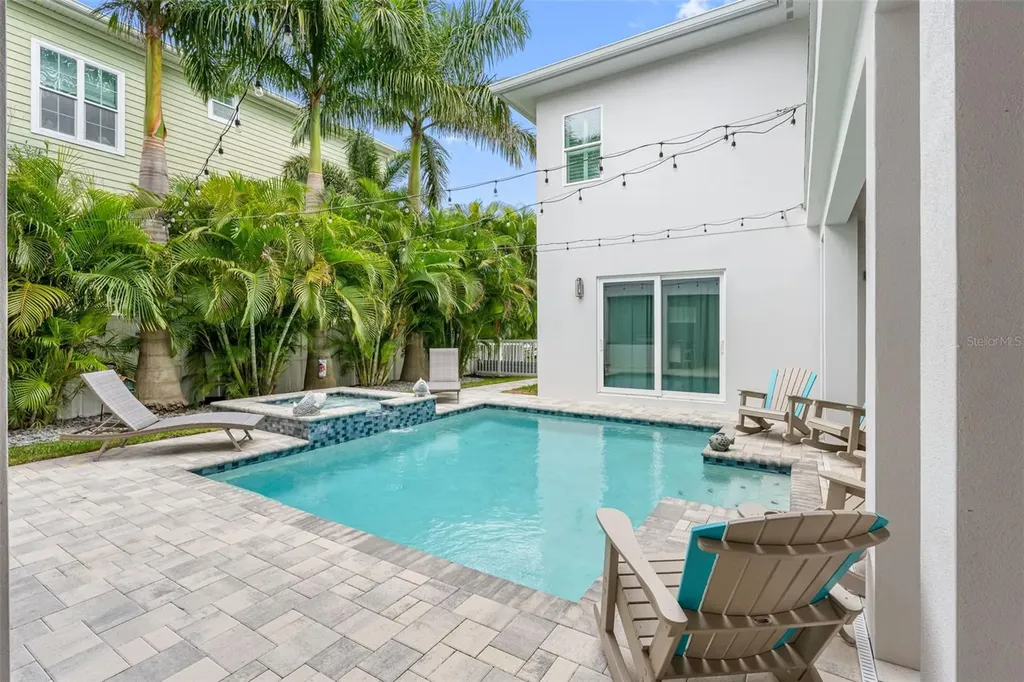 124 Forest Hills Drive Redington Shores FL 33708