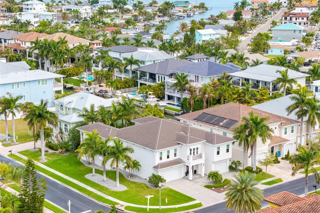 124 Forest Hills Drive Redington Shores FL 33708