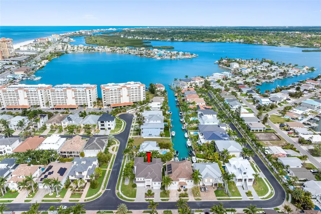 124 Forest Hills Drive Redington Shores FL 33708