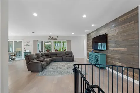 124 Forest Hills Drive Redington Shores FL 33708