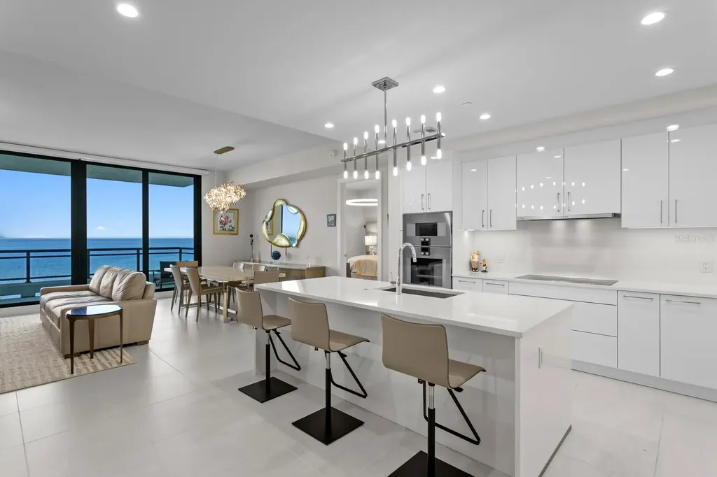 2103 Bayshore Boulevard Tampa FL 33606