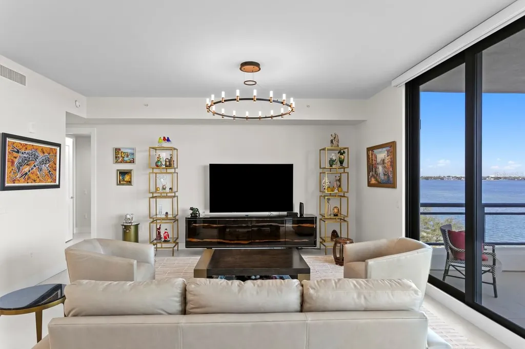 2103 Bayshore Boulevard Tampa FL 33606