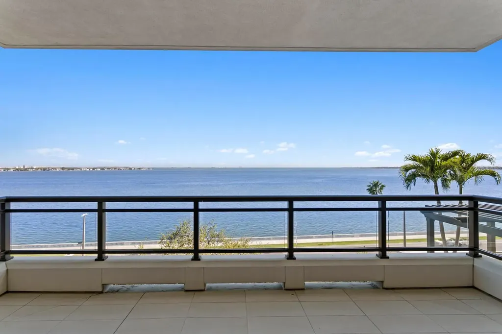 2103 Bayshore Boulevard Tampa FL 33606