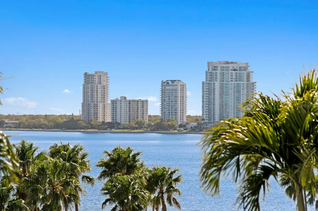 2103 Bayshore Boulevard Tampa FL 33606