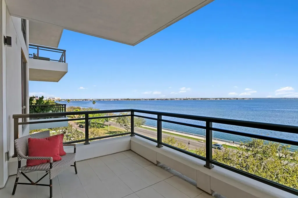 2103 Bayshore Boulevard Tampa FL 33606