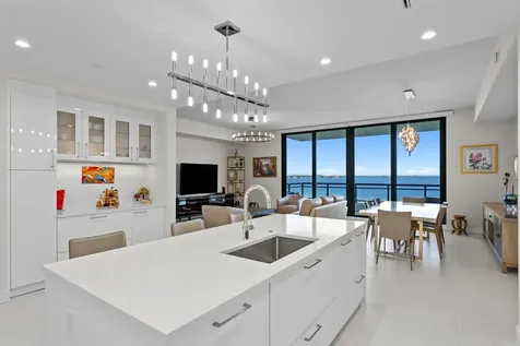 2103 Bayshore Boulevard Tampa FL 33606