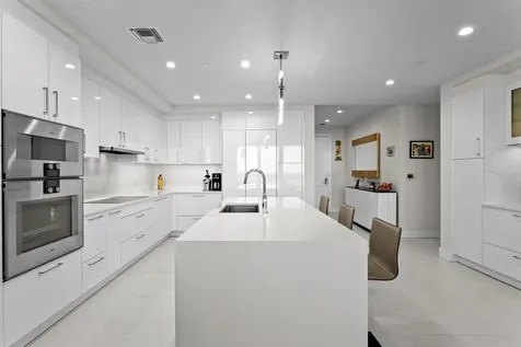 2103 Bayshore Boulevard Tampa FL 33606