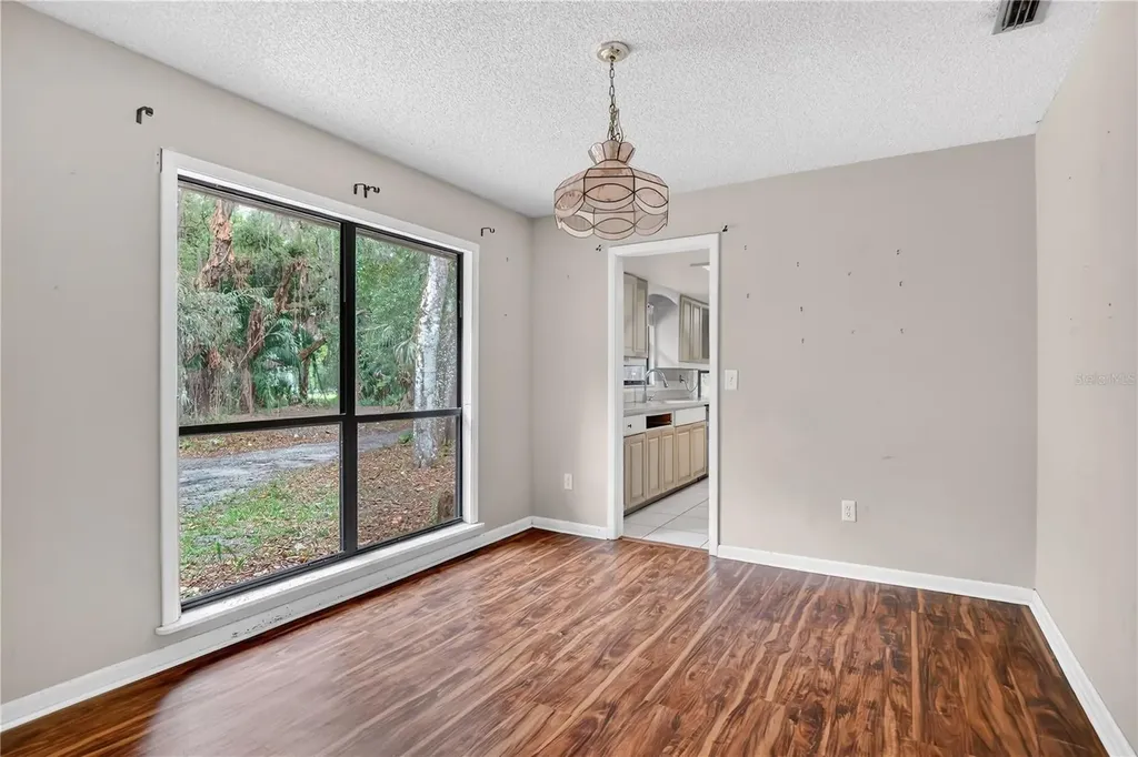 599 Lake Geneva Road Geneva FL 32732