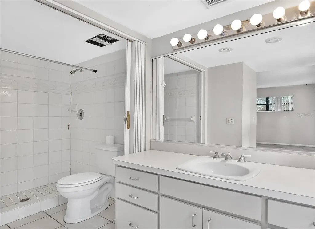 599 Lake Geneva Road Geneva FL 32732
