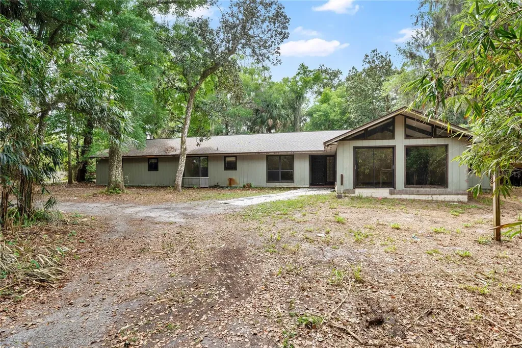 599 Lake Geneva Road Geneva FL 32732