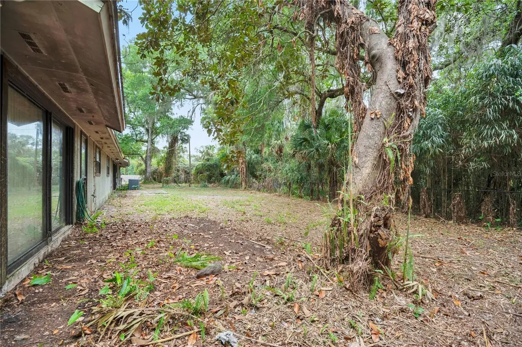 599 Lake Geneva Road Geneva FL 32732